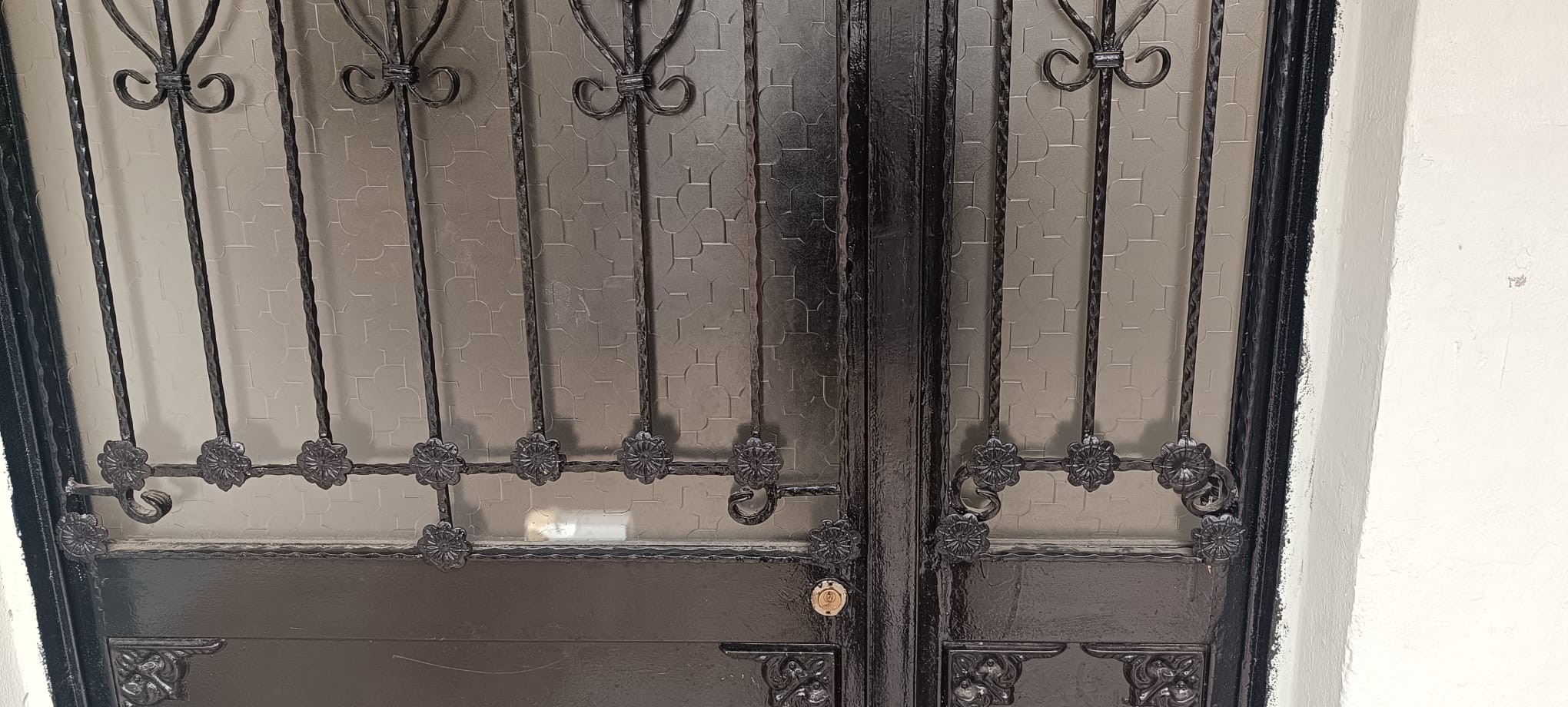 Güzeloluk çilingir kapı açma servisi, Muratpaşa anahtarcı